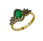 кольцо с изумрудом